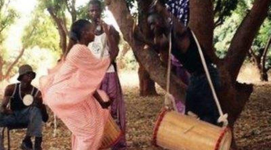 danse traditionnelle sur tambour